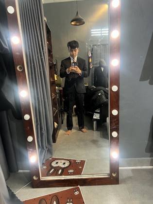Clothes made at Allan Tailor, photo by a customer (Dinh Son)