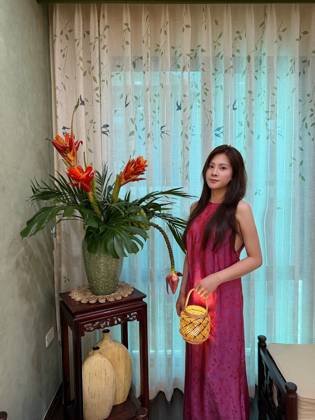 Clothes made at Áo dài Thanh Di, photo by a customer (Pham Sally)