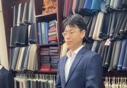 Clothes made at Bá Vĩ Tailor, photo by a customer (KHOI HO)
