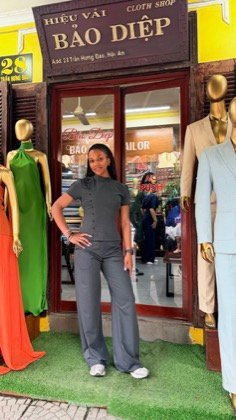 Clothes made at Bao Diep Tailor, photo by a customer (Naomi Dekempeneer)