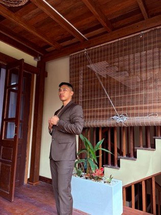 Clothes made at BEAN Tailor, photo by a customer (Roger Pharn)