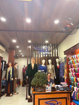 Clothes made at Blue Ms. Tam Tam, photo by a customer (Pierre-Hugo Bertout)
