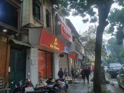 Clothes made at Cao Tailor (the origin since 2002), photo by a customer (Linh Ngoc Hoang)