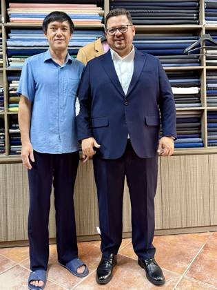 Clothes made at Duc Minh Tailor, photo by a customer (Ricardo Hernandez)