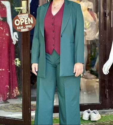 Clothes made at Golden Hand Custom Tailor, photo by a customer (Malin 11)