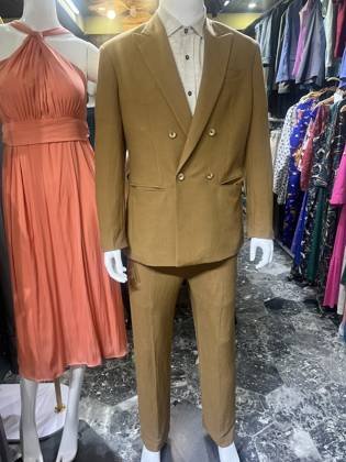 Clothes made at Izi Tailor 1, photo by a customer (Andrés)
