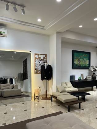 Clothes made at La Luot Tailor, photo by a customer (Jordan)