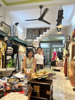 Clothes made at MAYDO Linen Tailor Hoi An, photo by a customer (Carrie Cheung)