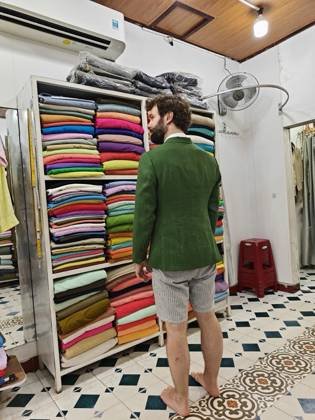 Clothes made at Milan Linen Clothings & Custom Tailoring, photo by a customer (martijn appelo)