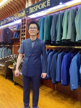 Clothes made at Minh Chau Bespoke, photo by a customer (Design L'eco)