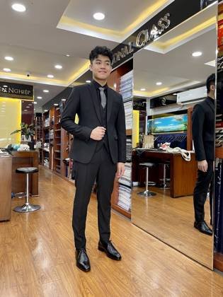 Clothes made at Minh Chau Tailor, photo by a customer (Trí Lê)