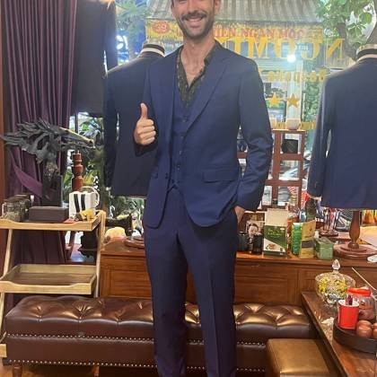 Clothes made at Ngô Minh Tailor, photo by a customer (Xabier M)