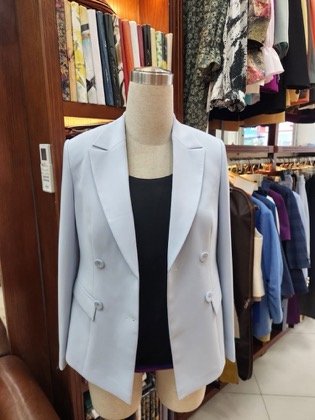 Clothes made at Nhà May Dương, photo by a customer (Louise Kassa)