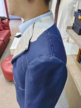 Clothes made at Phamtailor, photo by a customer (Kyryu Maka)