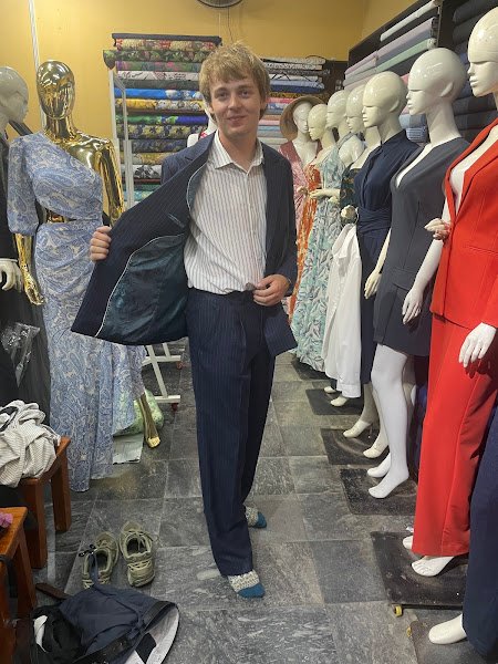 5 Stitches Tailor, tailor for suits and dresses in Hoi An — photo 3 of 6