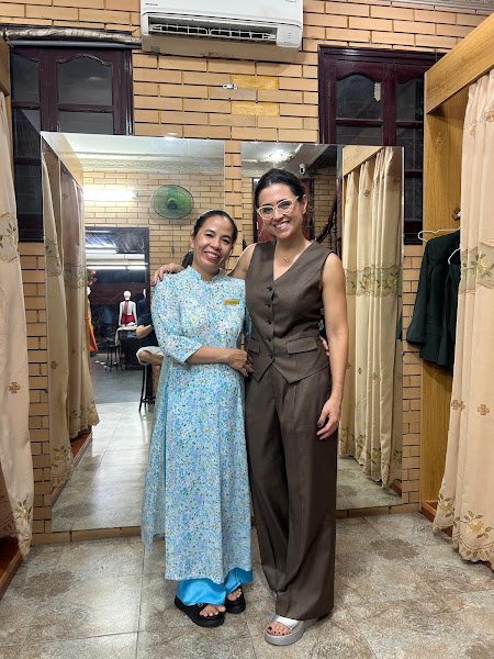 A Dong Silk, tailor for suits and shirts in Hoi An — photo 3 of 6