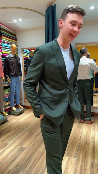 Blue Eye Tailor, tailor for suits and linen in Hoi An — photo 4 of 6