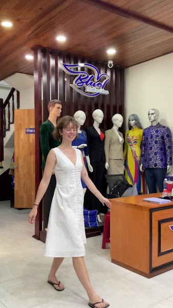 Blue Ms. Tam Tam, tailor for suits and shirts in Hoi An — photo 4 of 6