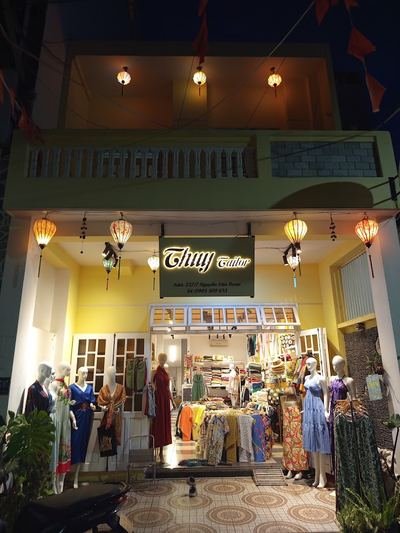 Cửa hàng thời trang Thuy Tailor — suits from $300 in Da Nang