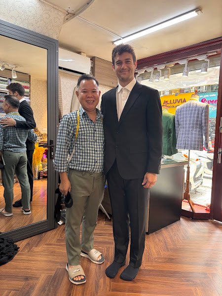 Duc Nhan Tailor, tailor for suits and tuxedos in Hanoi — photo 3 of 6