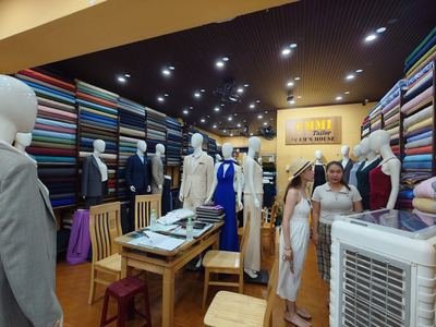 EMMI Tailor by Em's House, tailor in Hoi An