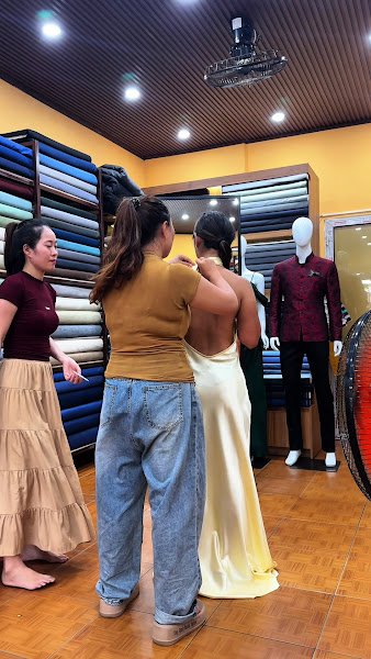 EMMI Tailor by Em's House, tailor for suits and dresses in Hoi An — photo 4 of 6
