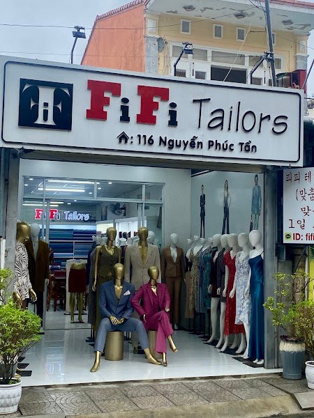 FiFi Tailors, tailor for suits and dresses in Hoi An — photo 5 of 6