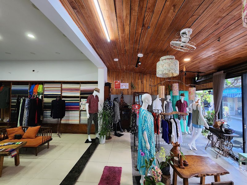 Gangaa Boutique, tailor for suits and dresses in Hoi An — photo 5 of 6