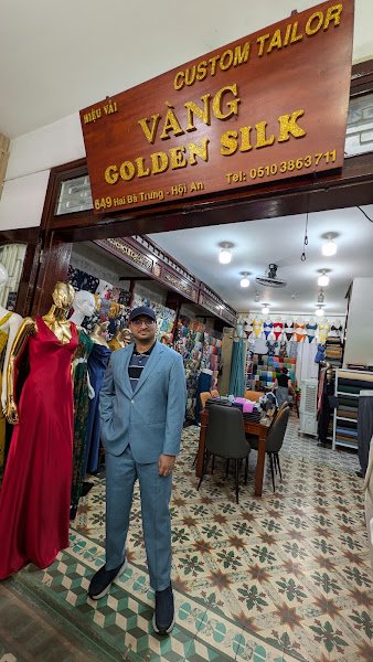 Golden Silk Tailor Hoi An, tailor for silk pajamas and dresses in Hoi An — photo 2 of 6