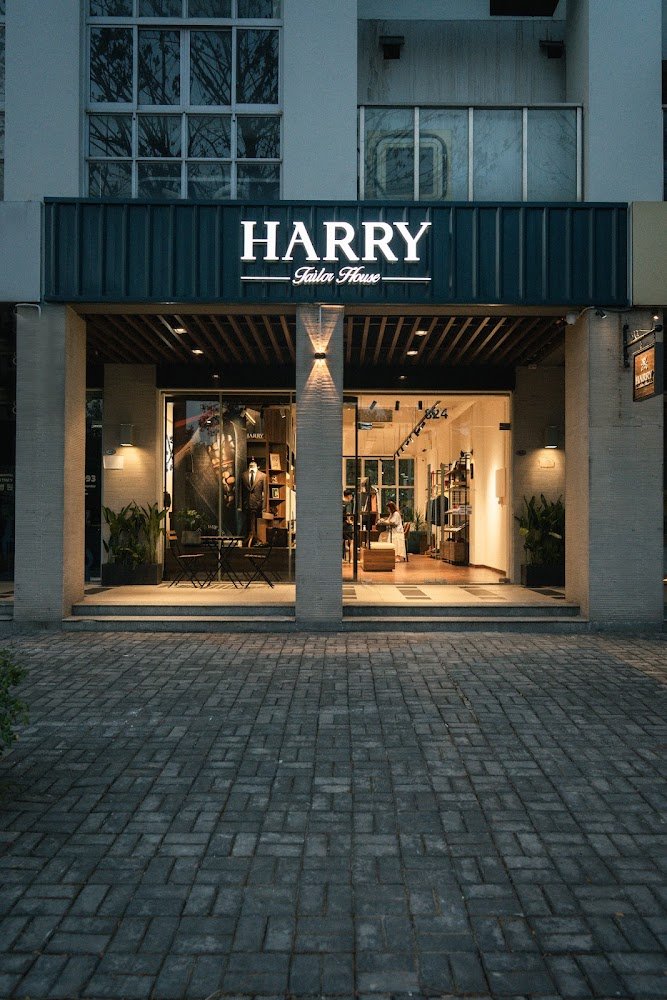 Harry Tailor House, tailor for suits and wedding suits in Ho Chi Minh City (Saigon) — photo 1 of 6