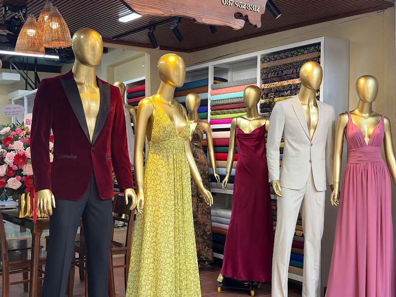 Line Tailor Hoi An, tailor for suits and coats in Hoi An — photo 2 of 6