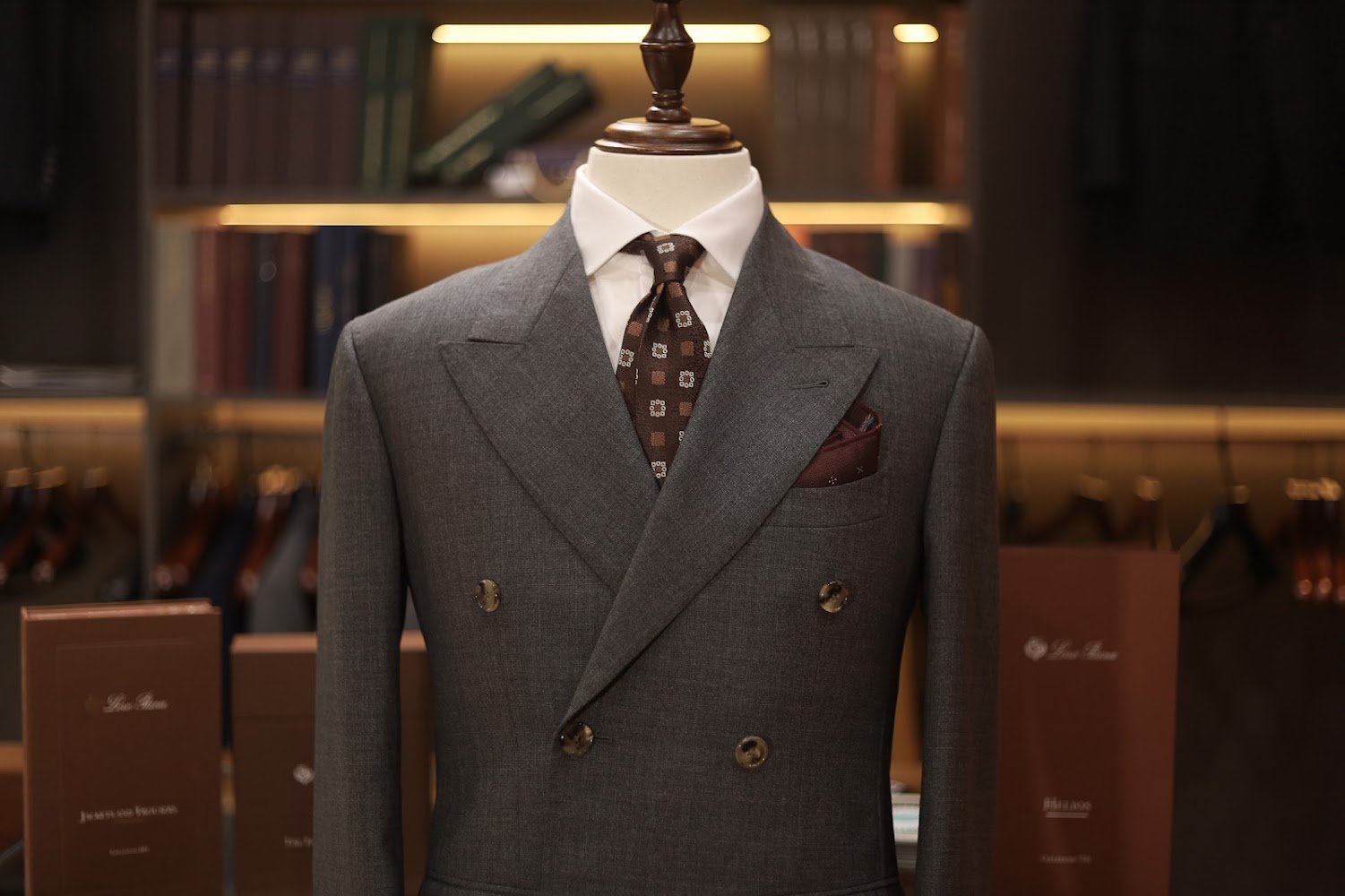 Maison De Suits, tailor for suits and tuxedos in Hanoi — photo 1 of 6