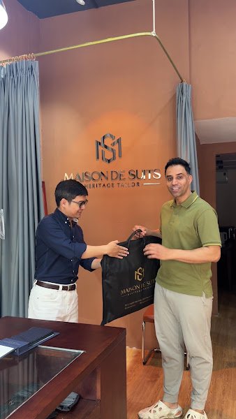 Maison De Suits, tailor for suits and tuxedos in Hanoi — photo 4 of 6