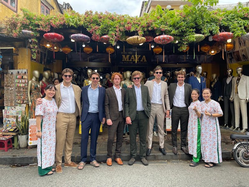 Maya Tailor Hoi An, tailor for suits and dresses in Hoi An — photo 2 of 6