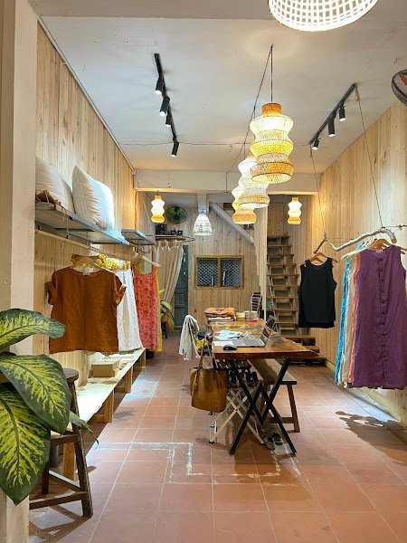 Miên’s Tailor, tailor for linen and dresses in Hoi An — photo 5 of 6