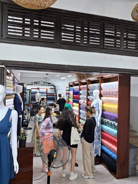 Nathan Tailors Hoi An, tailor for suits and dresses in Hoi An — photo 5 of 6