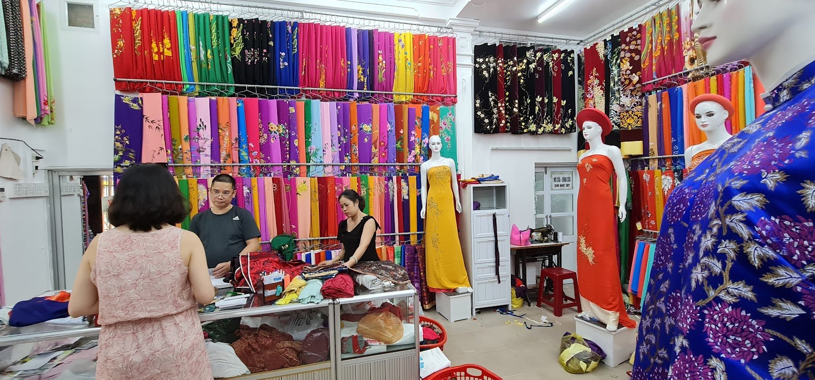 Nhà May Áo Dài Thời Trang Thẩm, tailor for ao dai and dresses in Hue — photo 1 of 5