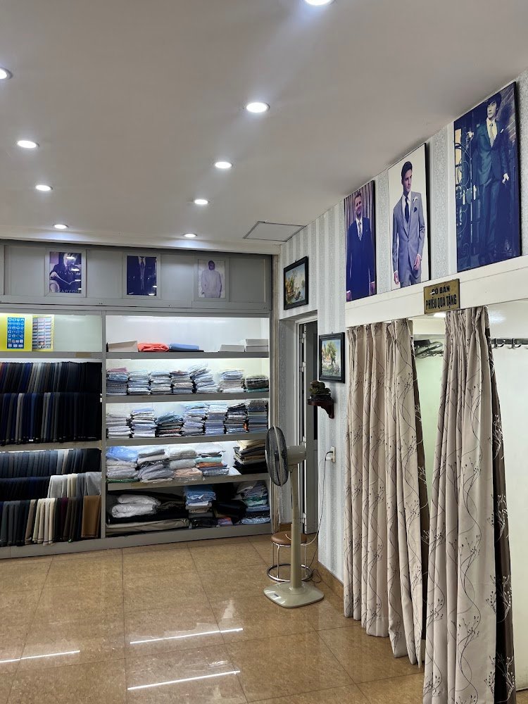 Nhà may Đức Tân Bố Già, tailor for suits and shirts in Ho Chi Minh City (Saigon) — photo 1 of 6