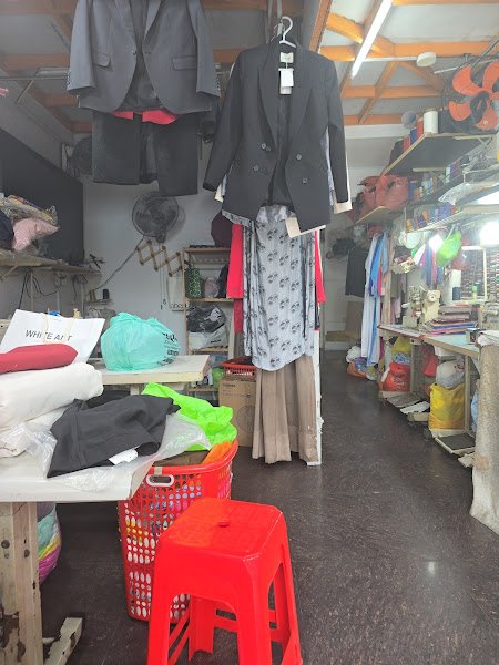 Nhà May Thịnh, tailor for alterations and dresses in Ho Chi Minh City (Saigon) — photo 2 of 6