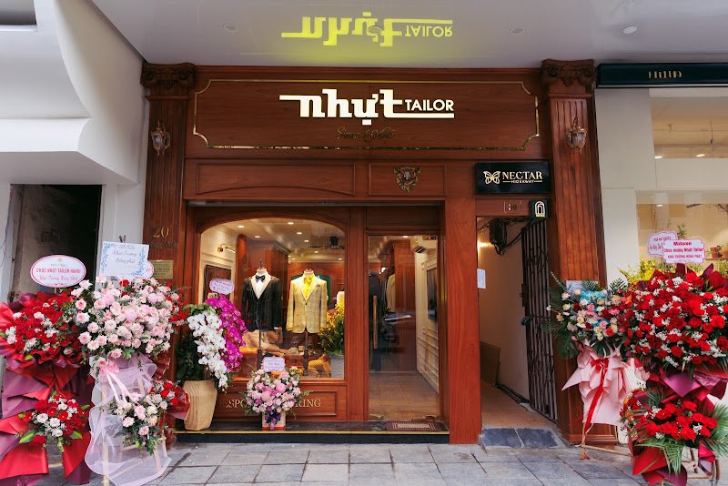 Nhựt Tailor Tràng Tiền, tailor for suits and tuxedos in Hanoi — photo 5 of 6