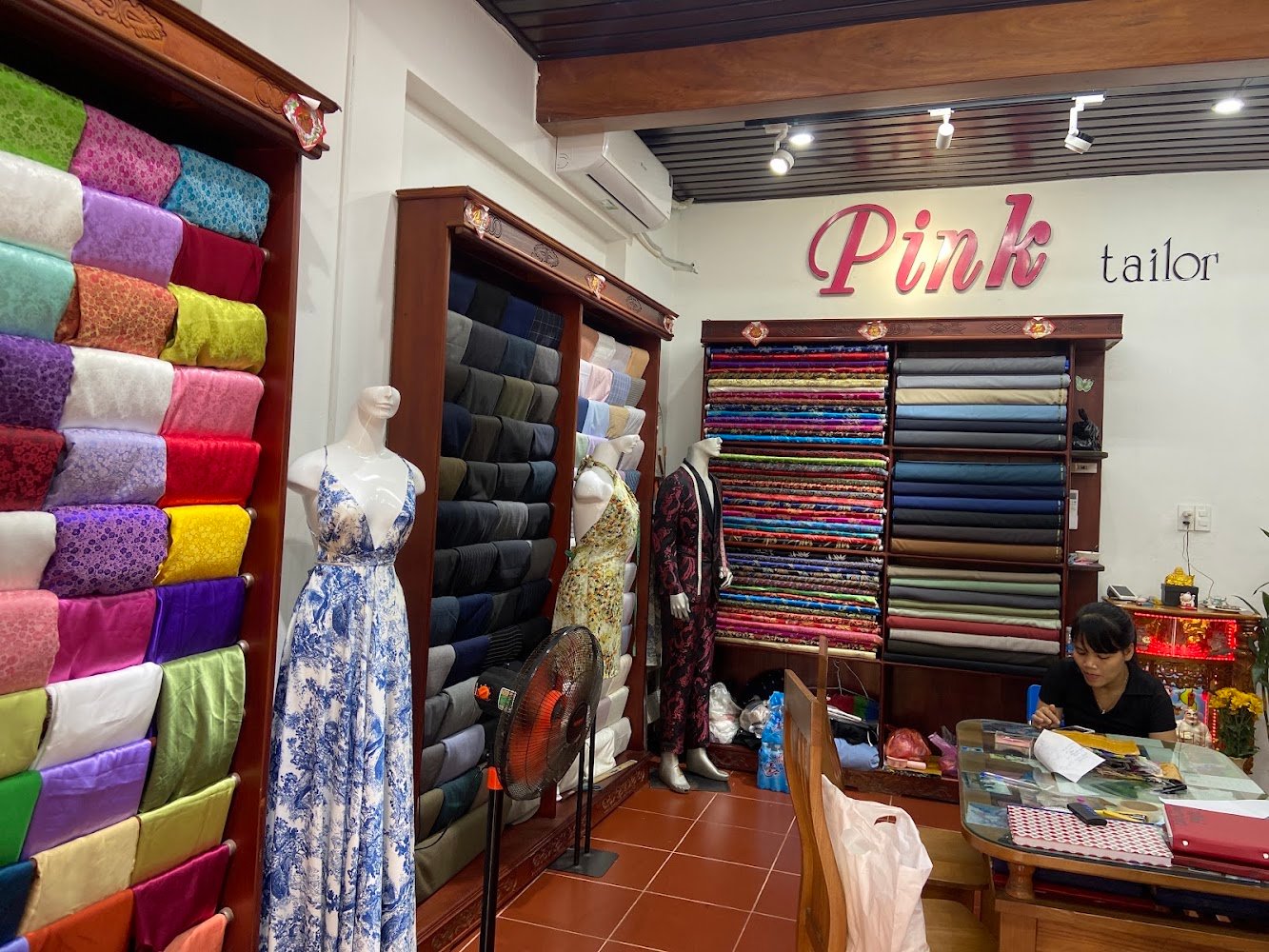 Pink Tailor, tailor for suits and dresses in Hoi An — photo 1 of 6