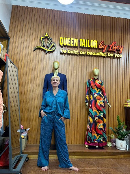 Queen Tailor By Lucy ‘Custom Tailor in Hoi An, tailor for dresses and tops in Hoi An — photo 4 of 6