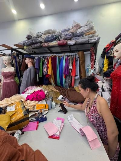Queens collection, tailor in Saigon