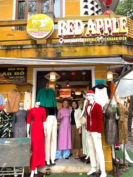 Red Apple Tailor, tailor for dresses and tops in Hoi An — photo 3 of 6