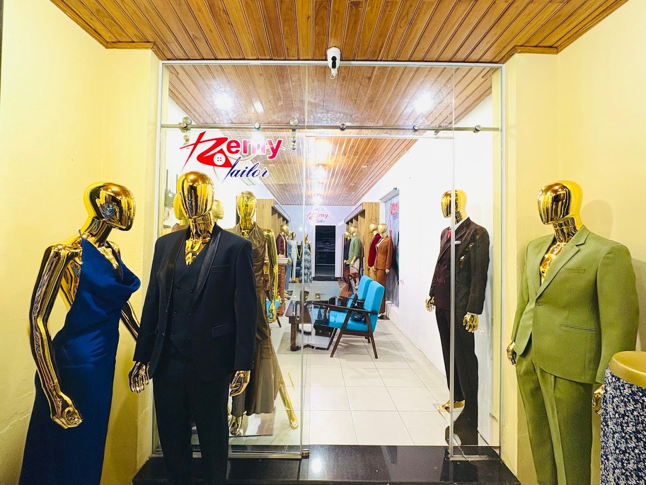 Remy Tailor Hoi An, tailor for suits and women's suits in Hoi An — photo 1 of 6