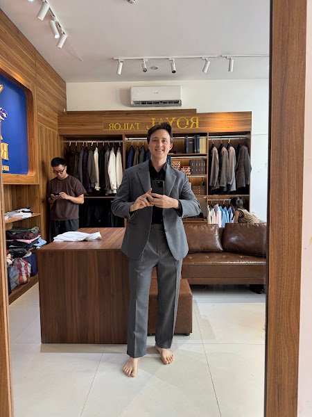 Royal Bespoke Tailor, tailor for suits and linen in Da Nang — photo 3 of 6