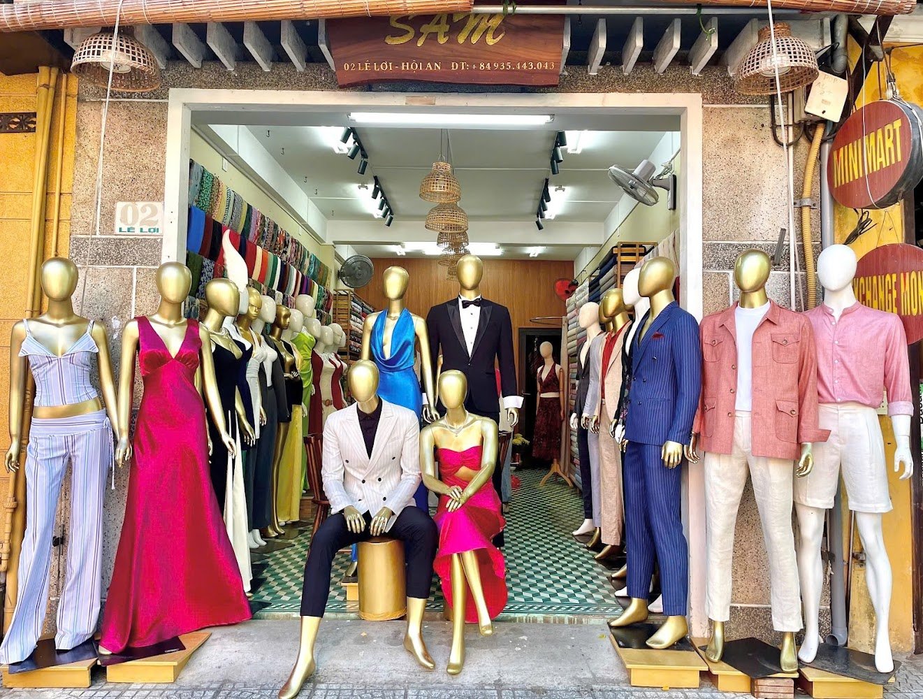 Sam Tailor, tailor for dresses and trousers in Hoi An — photo 1 of 6
