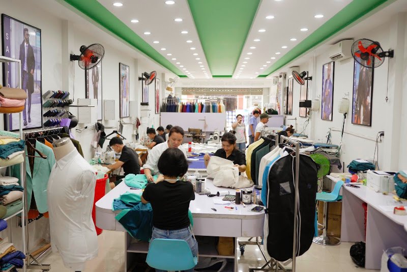 Sartoro, tailor for suits and shirts in Hoi An — photo 5 of 6