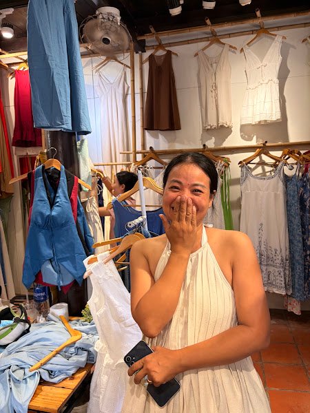 Sunrise Tailor in Hội An, tailor for linen and dresses in Hoi An — photo 3 of 5