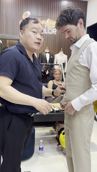 Surprise Tailor Hoi An, tailor for suits and shirts in Hoi An — photo 4 of 6